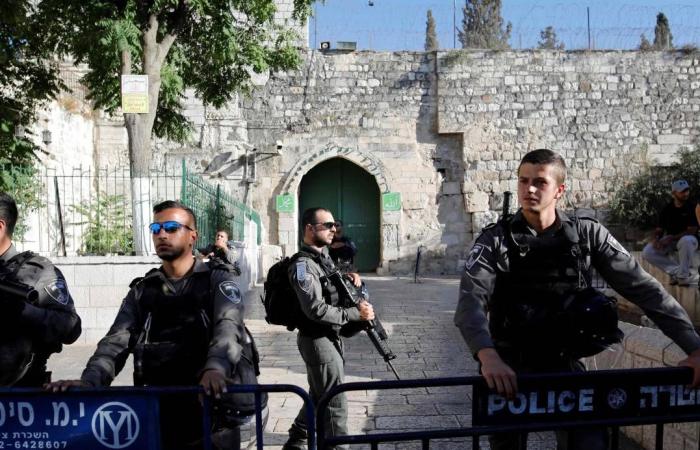 مطالبات بإعادة وضع بوابات الكترونية للمسجد الأقصى..هل يقبلها الفلسطينيون؟