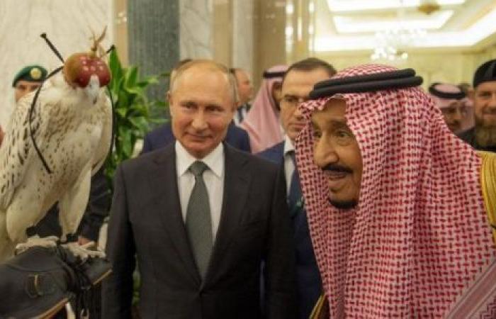 فيديو| «نجم الشمال» و«عطاء نجد».. الملك سلمان والرئيس الروسي يتبادلان الهدايا