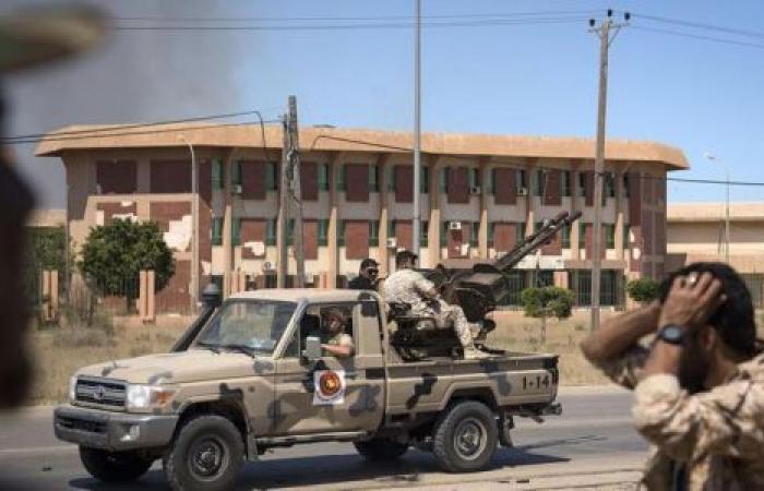 ليبيا.. كيف سيطر «جيش حفتر» على عزيزية طرابلس؟