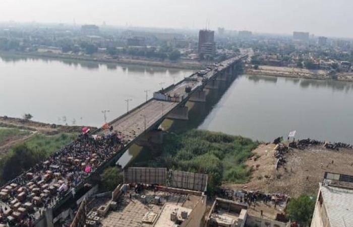 «الجمهورية والسنك» جسران محرّمان على المتظاهرين في بغداد.. لماذا؟