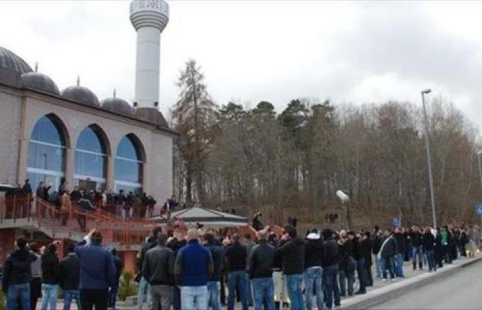 للمرة الثانية خلال 7 أشهر .. مسجد في السويد يتعرض لاعتداء عنصري