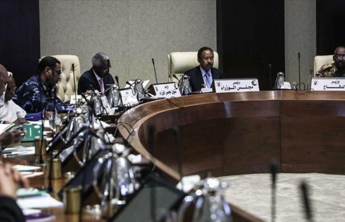 السودان يعلن عن تسوية مع أسر ضحايا تفجير مدمرة أمريكية.. ما القصة؟