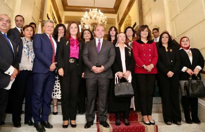 #المصري اليوم - مال - رئيس البورصة و3 وزيرات يفتتحون جلسة التداول بمناسبة اليوم العالمي للمرأة موجز نيوز