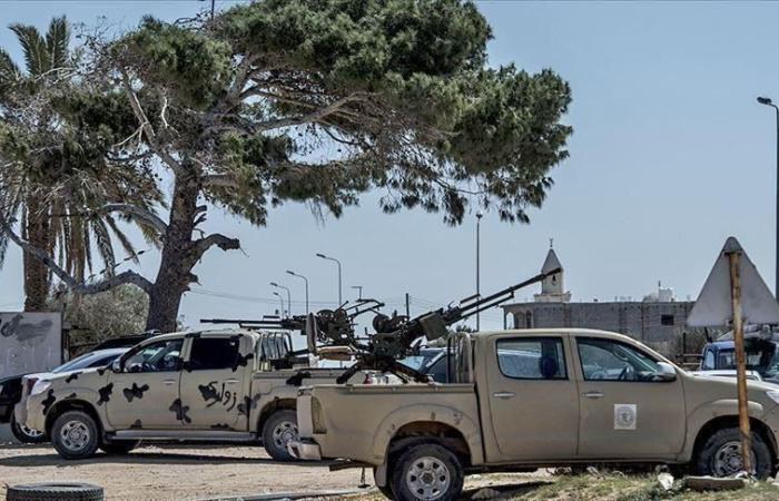 ليبيا.. ما حقيقة قصف حفتر لمطار معيتيقة؟