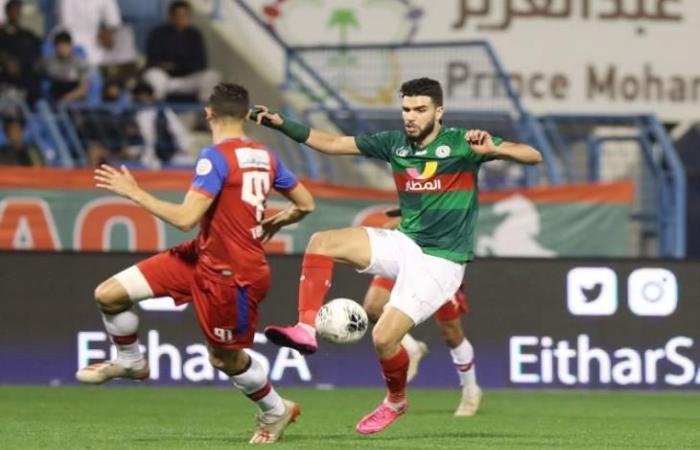 رياضة عربية الأربعاء تقارير: أزارو "معلق" انتظارًا للعودة إلى المغرب