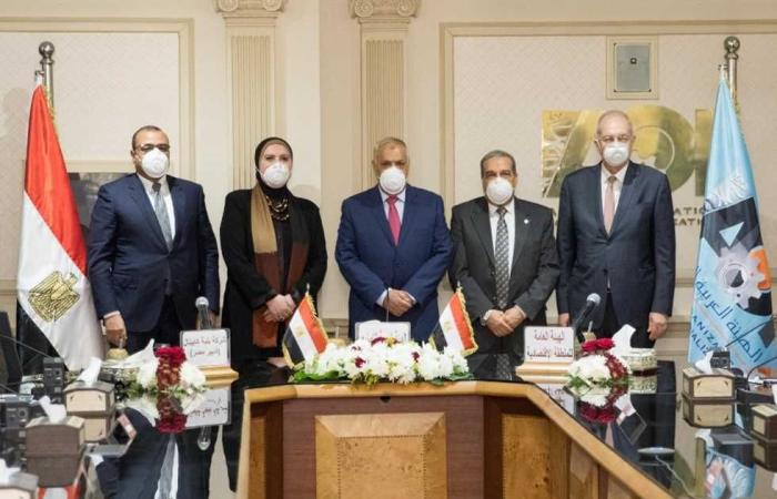 #المصري اليوم - مال - السفير الأمريكي يشهد توقيع اتفاقية لتصنيع كابلات الألياف الضوئية في العين السخنة (صور) موجز نيوز