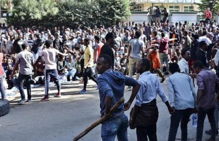 احتجاجات واسعة في إثيوبيا بسبب اغتيال مغن.. والحكومة تقطع الإنترنت