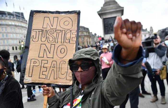 #المصري اليوم -#اخبار العالم - «مسيرة مسلحة» لذوي الأصول الأفريقية لإزالة تماثيل «عنصرية» بجورجيا الأمريكية موجز نيوز