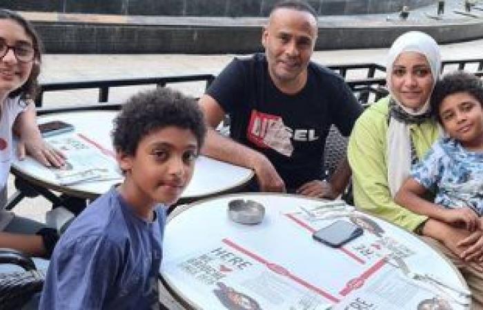 #اليوم السابع - #فن - محمود عبد المغنى مع زوجته وأبنائه فى صورة جديدة