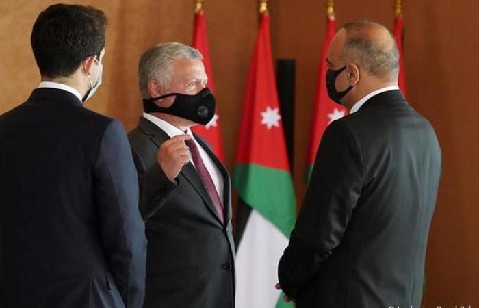 أدت اليمين قبل أسبوع.. الأزمات تطارد حكومة الأردن الجديدة