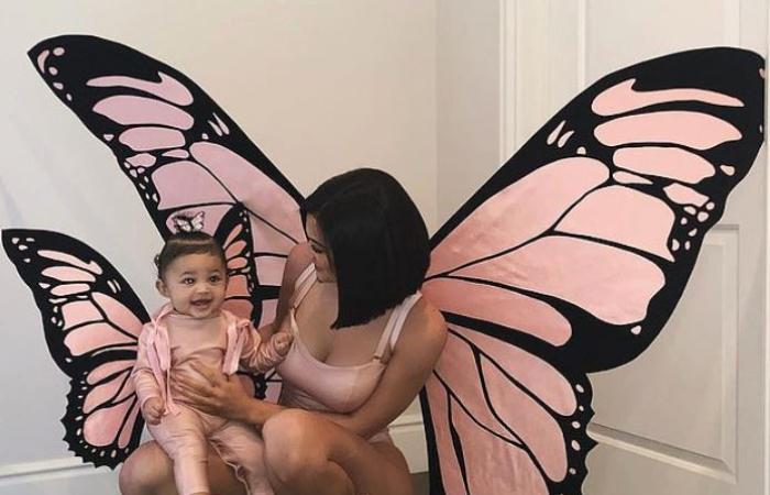 #اليوم السابع - #فن - كايلى جينر تكشف سر ارتداءها وابنتها ملابس "الفراشة" فى العام 2018.. صور