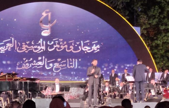 #اليوم السابع - #فن - خالد سليم يبدأ حفلته بالأوبرا وسط إقبال جماهيرى كبير بأغنية "وحشتونى".. صور