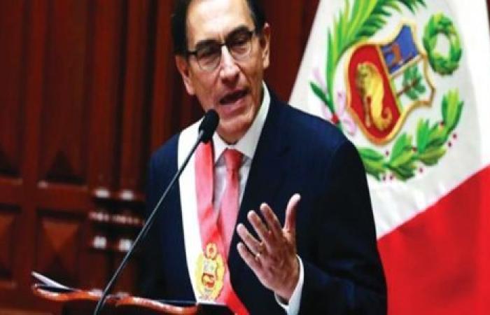 بسبب الرشوة.. برلمان بيرو يعزل الرئيس مارتين فيزكارا