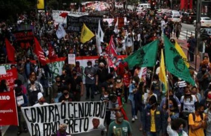 احتجاجات في البرازيل بسبب مقتل رجل أسود على يد حارسي أمن بيض في متجر
