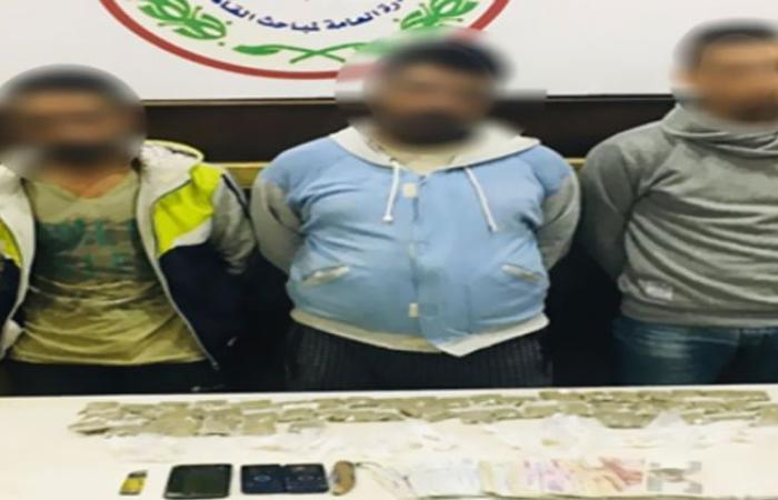 الوفد -الحوادث - ضبط 3 عاطلين وبحوزتهم كمية من المخدرات بمدينة نصر موجز نيوز