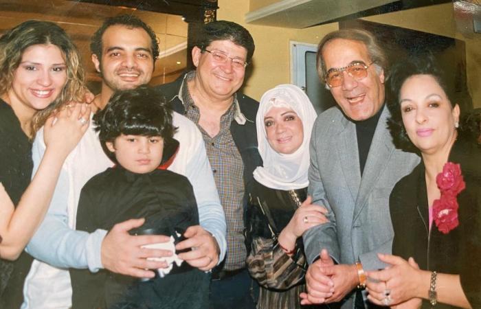 #اليوم السابع - #فن - رانيا محمود ياسين تكشف عن صورة نادرة لوالدها الراحل مع أفراد العائلة