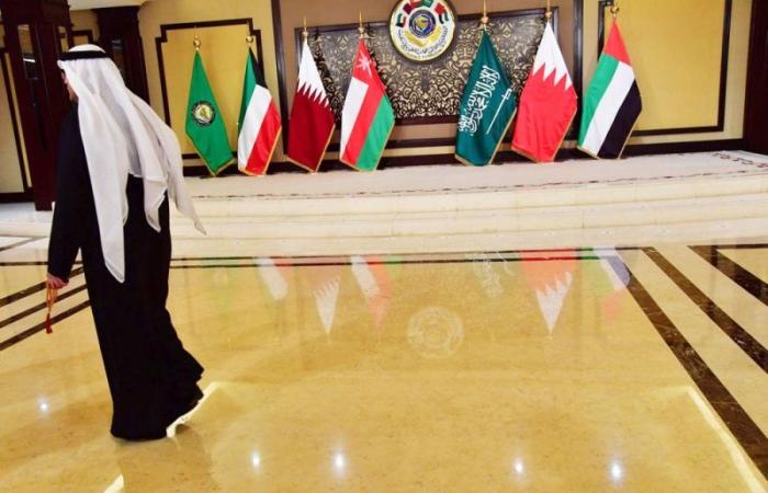 الإمارات: نحن أمام قمة تاريخية نعيد من خلالها اللحمة الخليجية