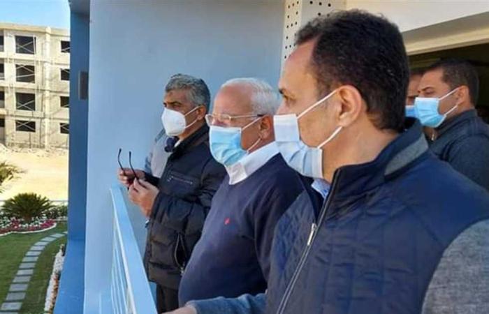 المصري اليوم - اخبار مصر- محافظ بورسعيد يتفقد نموذج للوحدات السكنية بمشروع داون تاون موجز نيوز