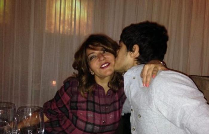#اليوم السابع - #فن - "قبلة على الخد".. سميرة سعيد وابنها يستعيدان ذكريات صورة من 7 سنين فى باريس
