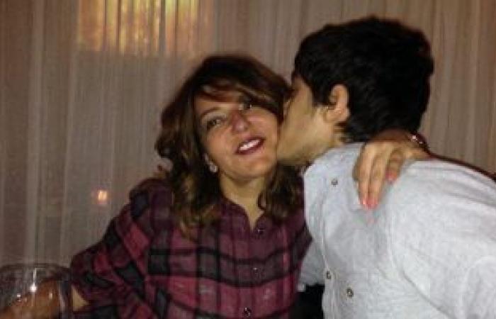 #اليوم السابع - #فن - "قبلة على الخد".. سميرة سعيد وابنها يستعيدان ذكريات صورة من 7 سنين فى باريس
