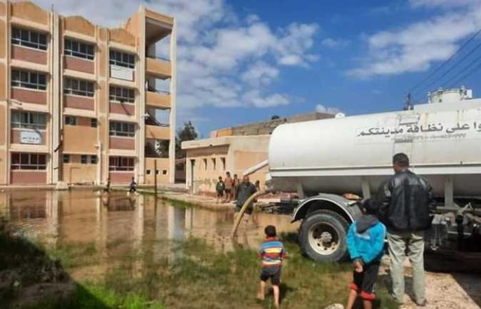 المصري اليوم - اخبار مصر- التخلص من مخلفات الأمطار بشوارع وميادين مدينة بلطيم (صور) موجز نيوز