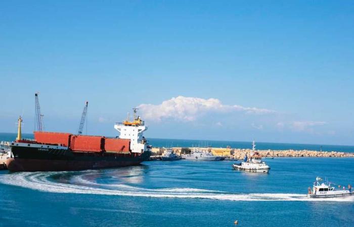 #المصري اليوم - مال - يحي زكي: تطوير ميناء العريش لاستقبال سفن بحمولات 30 ألف طن موجز نيوز