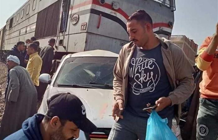 المصري اليوم - اخبار مصر- تعطلت سيارته على القضبان قتركها لينقذ حياته (صور) موجز نيوز