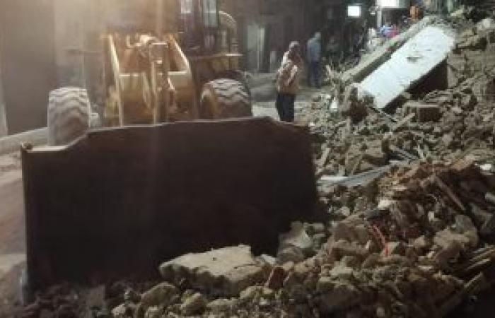 #اليوم السابع - #حوادث - الحماية المدنية تنقذ 5 أشخاص من تحت أنقاض منزل انهار عليهم في أسيوط
