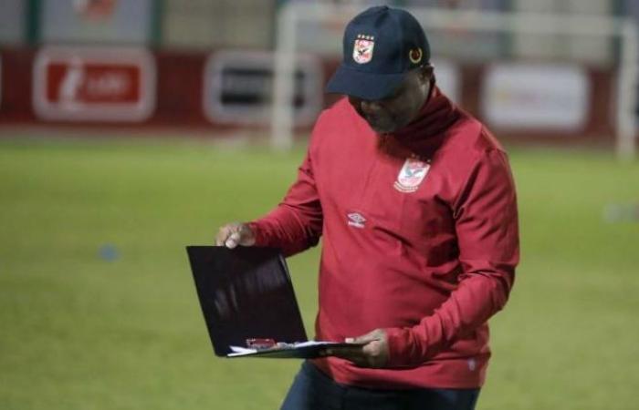 الوفد رياضة - موسيماني يعقد محاضرة للاعبي الأهلي استعدادًا للنصر موجز نيوز