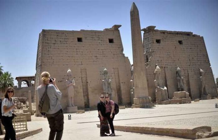 المصري اليوم - اخبار مصر- إقبال ضعيف على زيارة معبد الأقصر في عيد شم النسيم (صور) موجز نيوز