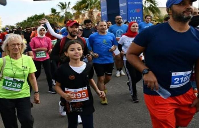 الوفد رياضة - وزير الرياضة يطلق إشارة بدء ماراثون مدينتي موجز نيوز