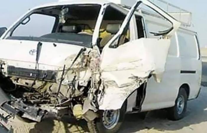 الوفد -الحوادث - إصابة 6 أشخاص إثر تصادم ميكروباص بربع نقل في قنا موجز نيوز