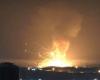 فيديو| الأردن.. انفجار ضخم في مستودع للذخيرة بالزرقاء