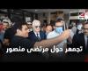 #بالفديو - تجمهر الأهالي حول مرتضى منصور رئيس نادي الزمالك بعد تقديمه للترشح لمجلس النواب بالدقهلية موجز نيوز