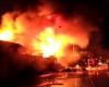 #اليوم السابع - #حوادث - السيطرة على حريق داخل مصنع فى البدرشين دون اصابات