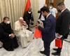 #المصري اليوم -#اخبار العالم - بابا الفاتيكان يقبل علم العراق (صورة) موجز نيوز