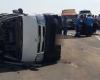 الوفد -الحوادث - إصابة 11 شخصًا في حادث انقلاب سيارة ميكروباص بطريق الفيوم الصحراوي موجز نيوز
